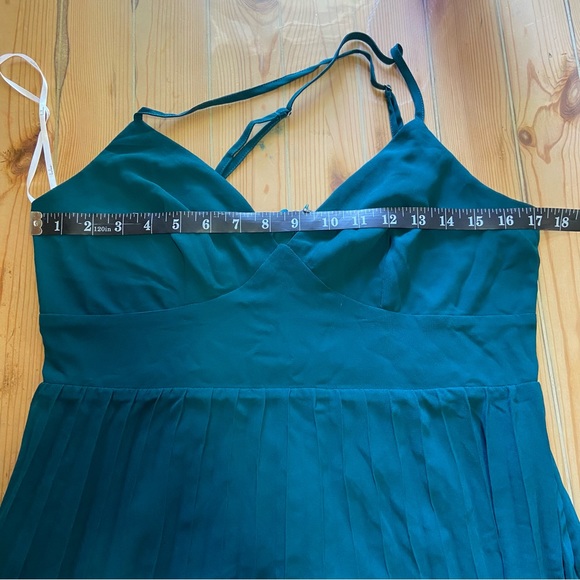 Lulus Perfectly Passionate Emerald Green Pleated Sleeveless Midi Dress - Picture 7 of 9